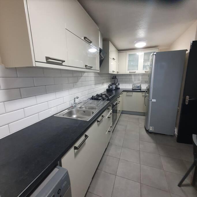 Apartament 3Beds Family Friendly In London With Good Transport Links Zewnętrze zdjęcie