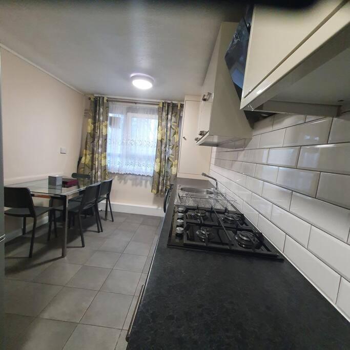 Apartament 3Beds Family Friendly In London With Good Transport Links Zewnętrze zdjęcie
